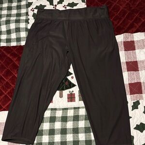 Maurices Dark Grey Capri Leggings